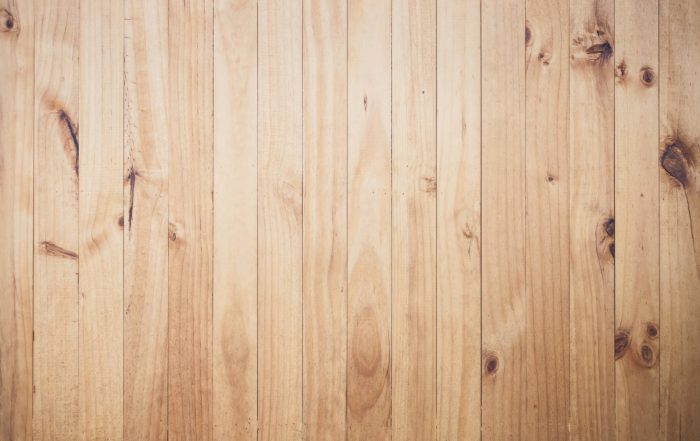 Natürliche Holzlatten mit Maserung, Beispiel für Holzbau und Zäune von BRUNNER & Co Pinzgau